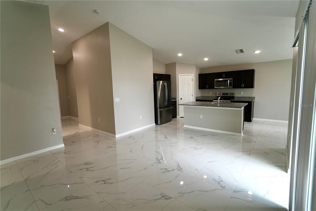 На продажу: $324,000 (3 спален, 2 ванн, 1440 Квадратных фут)