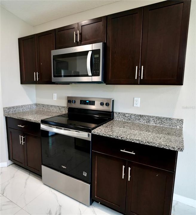 На продажу: $324,000 (3 спален, 2 ванн, 1440 Квадратных фут)