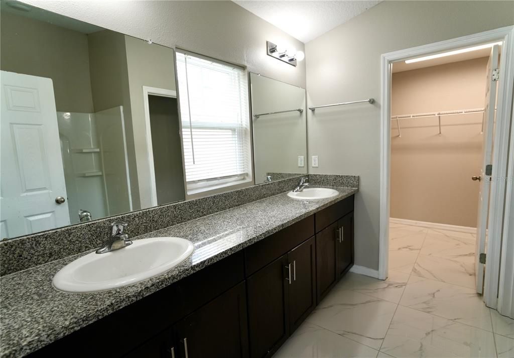 На продажу: $324,000 (3 спален, 2 ванн, 1440 Квадратных фут)