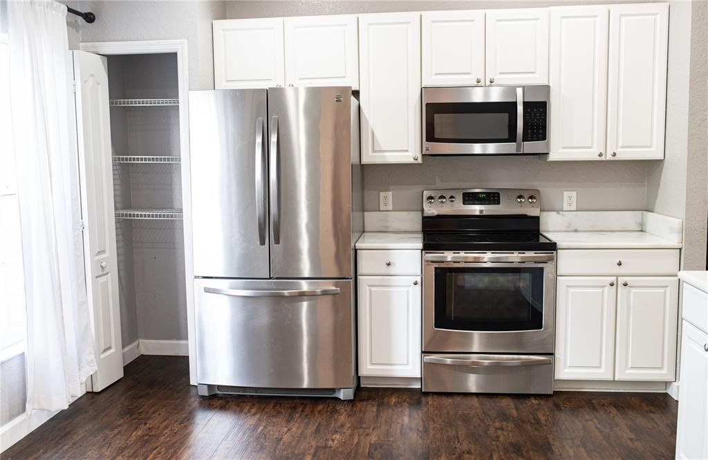 待售: $325,000 (3 贝兹, 2 浴室, 1572 平方英尺)