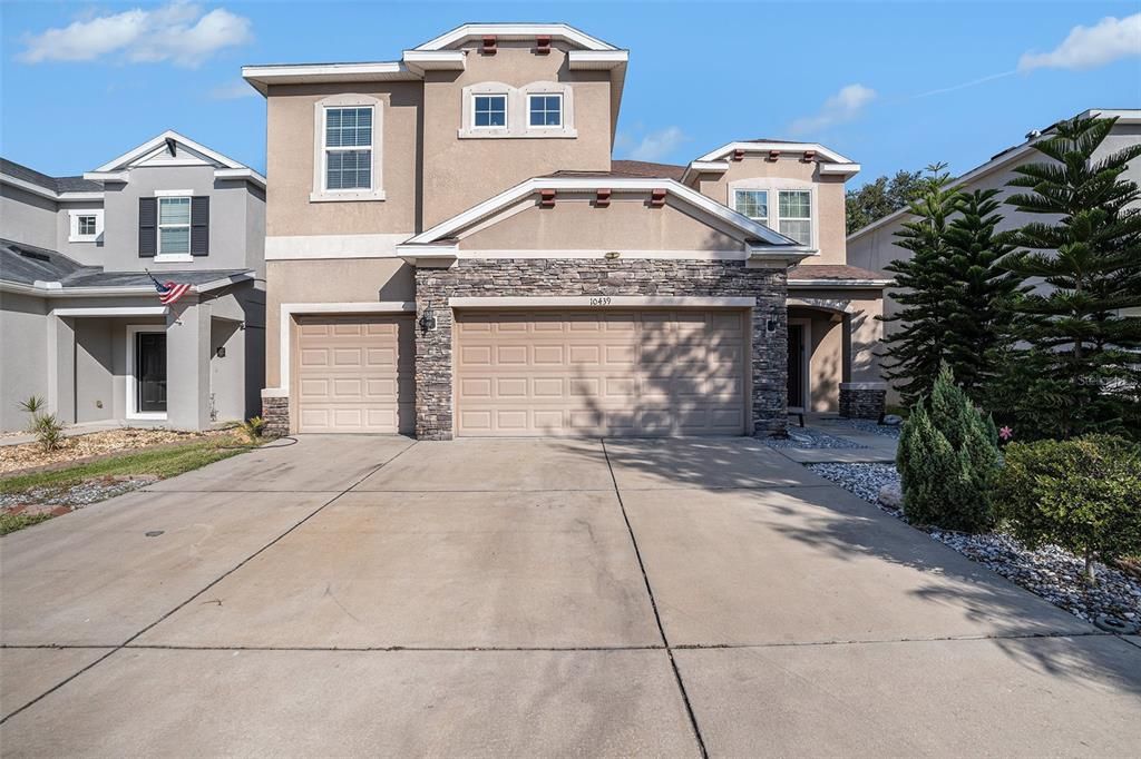 For Sale: $475,000 (4 beds, 2 baths, 3041 Square Feet)
