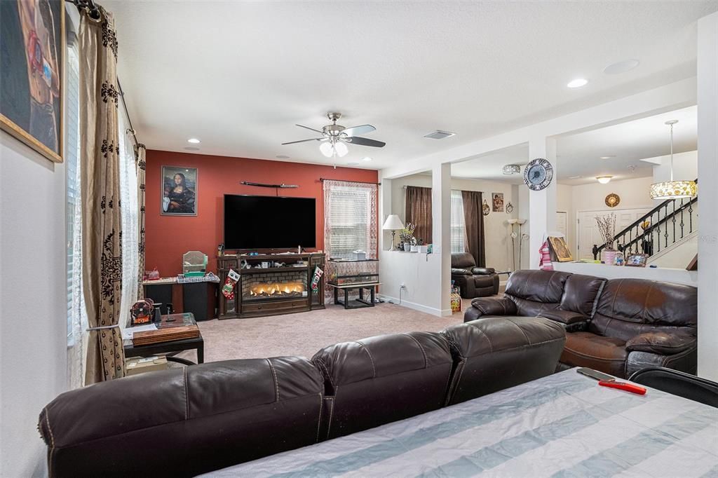 For Sale: $475,000 (4 beds, 2 baths, 3041 Square Feet)