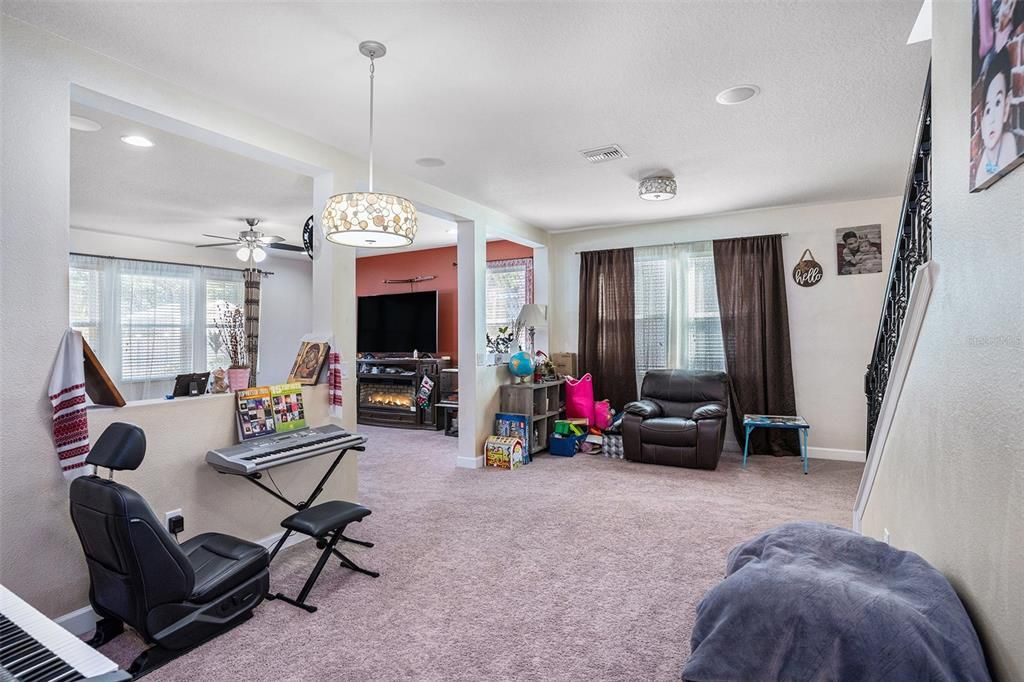 For Sale: $475,000 (4 beds, 2 baths, 3041 Square Feet)