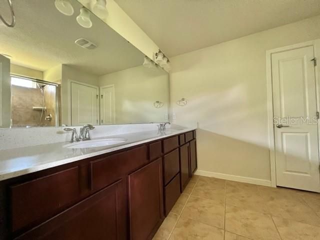 В аренду: $3,000 (4 спален, 2 ванн, 2183 Квадратных фут)