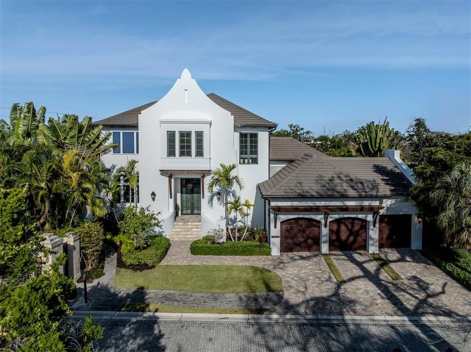 For Sale: $3,750,000 (4 beds, 4 baths, 5091 Square Feet)