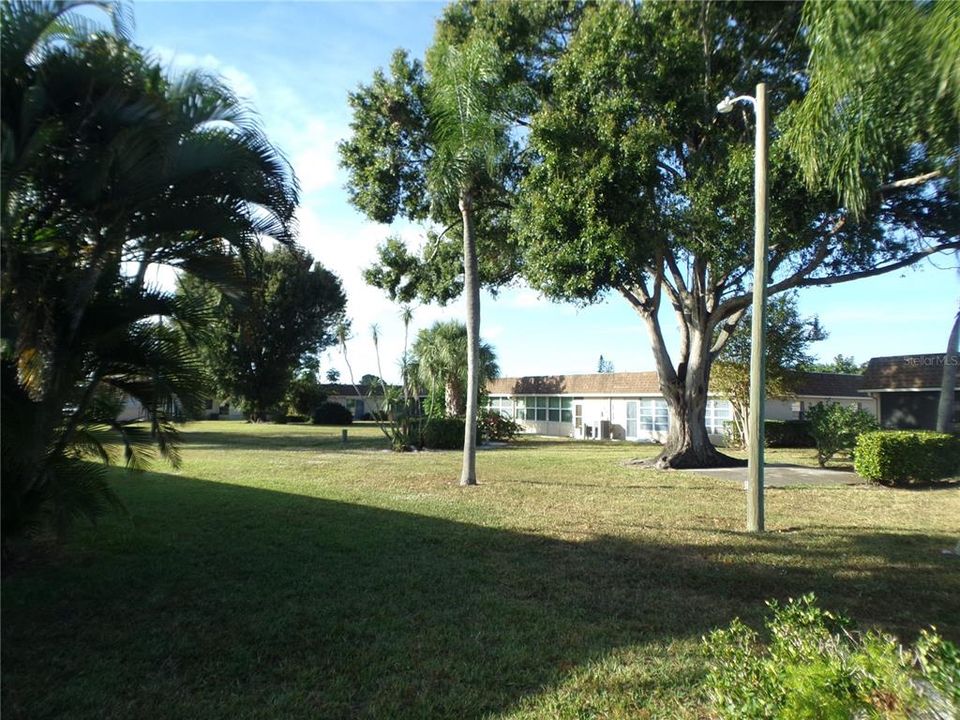 For Sale: $135,000 (1 beds, 1 baths, 816 Square Feet)