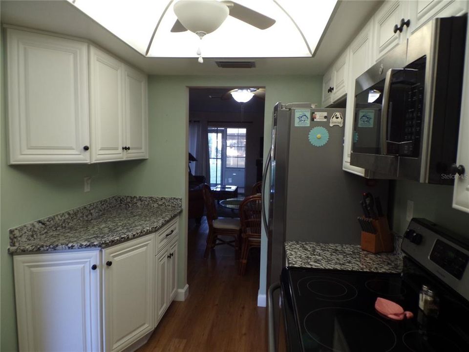 For Sale: $135,000 (1 beds, 1 baths, 816 Square Feet)