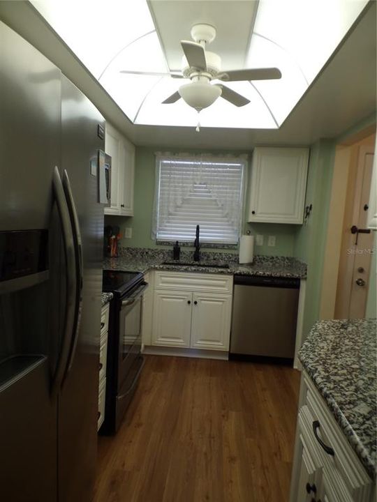 For Sale: $135,000 (1 beds, 1 baths, 816 Square Feet)
