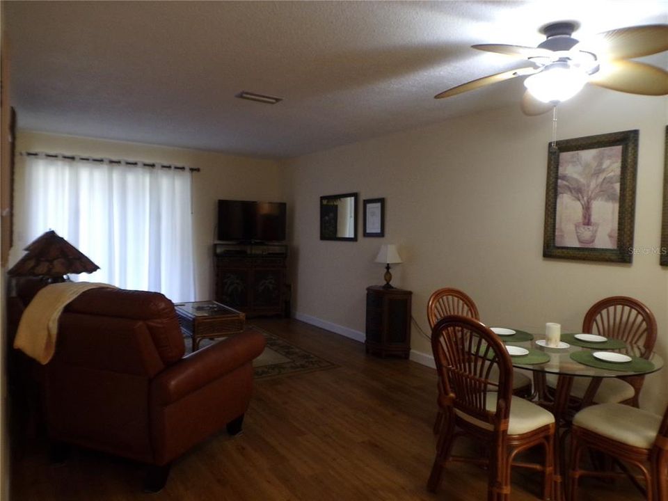 For Sale: $135,000 (1 beds, 1 baths, 816 Square Feet)