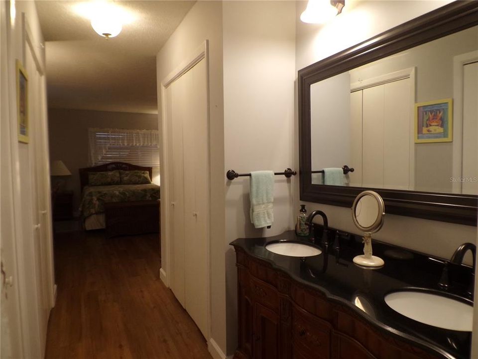 For Sale: $135,000 (1 beds, 1 baths, 816 Square Feet)