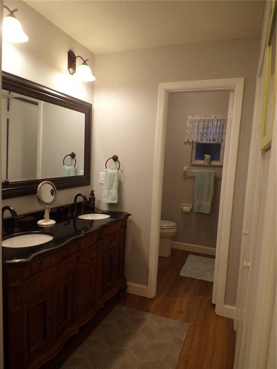 For Sale: $135,000 (1 beds, 1 baths, 816 Square Feet)