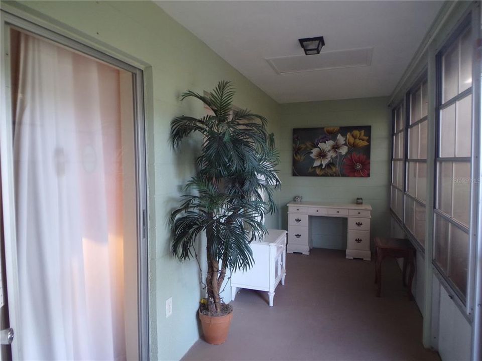 For Sale: $135,000 (1 beds, 1 baths, 816 Square Feet)