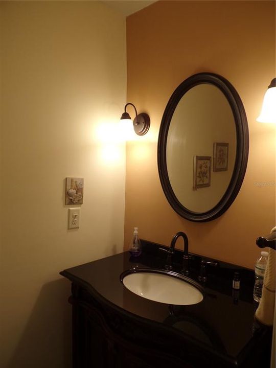 For Sale: $135,000 (1 beds, 1 baths, 816 Square Feet)