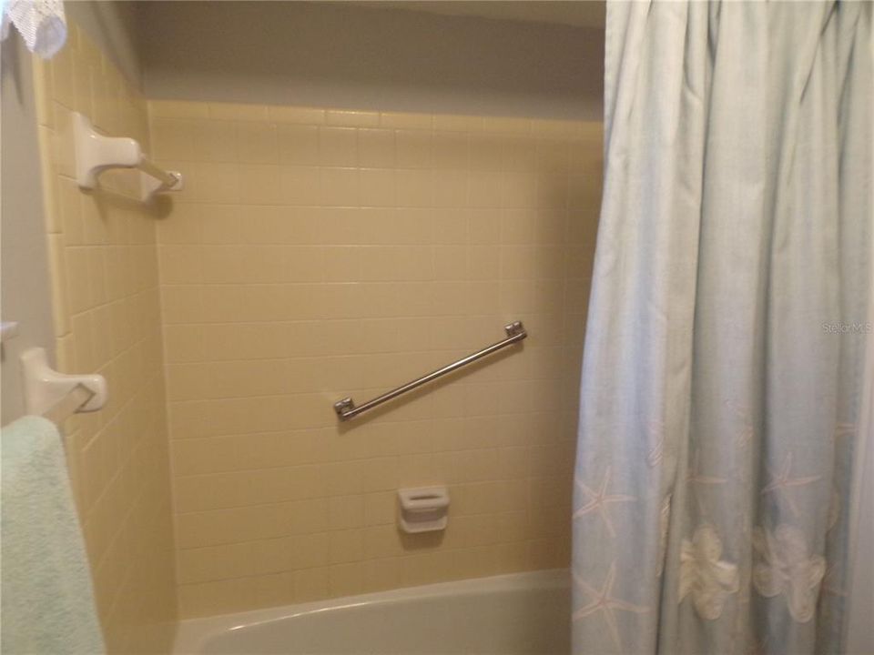 For Sale: $135,000 (1 beds, 1 baths, 816 Square Feet)