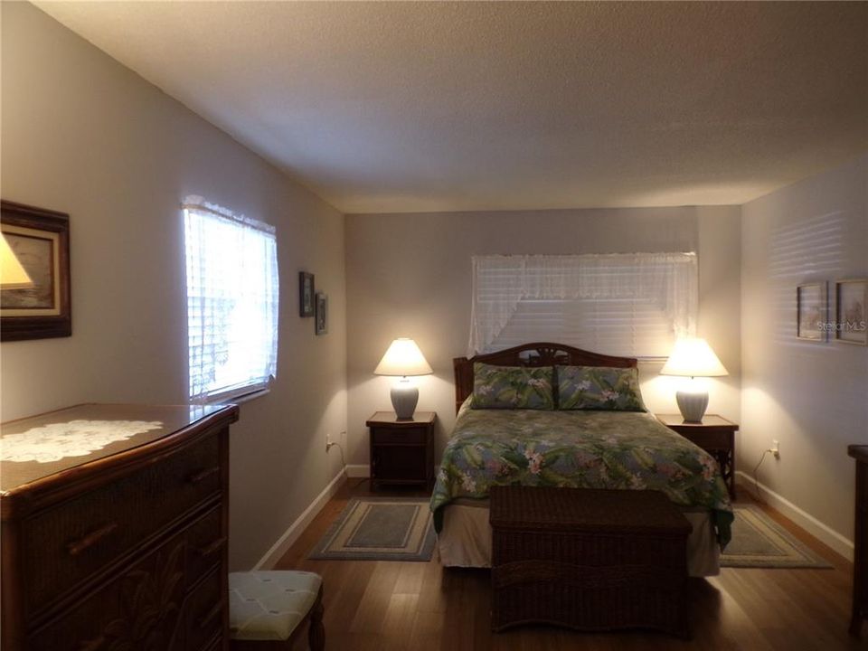 For Sale: $135,000 (1 beds, 1 baths, 816 Square Feet)