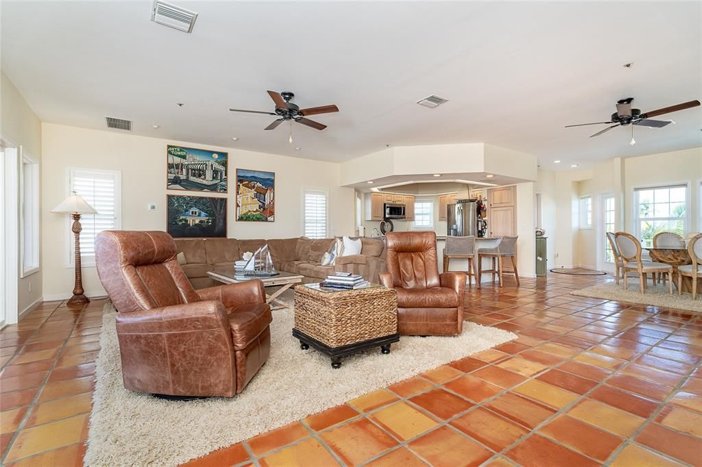 待售: $2,500,000 (3 贝兹, 3 浴室, 2539 平方英尺)