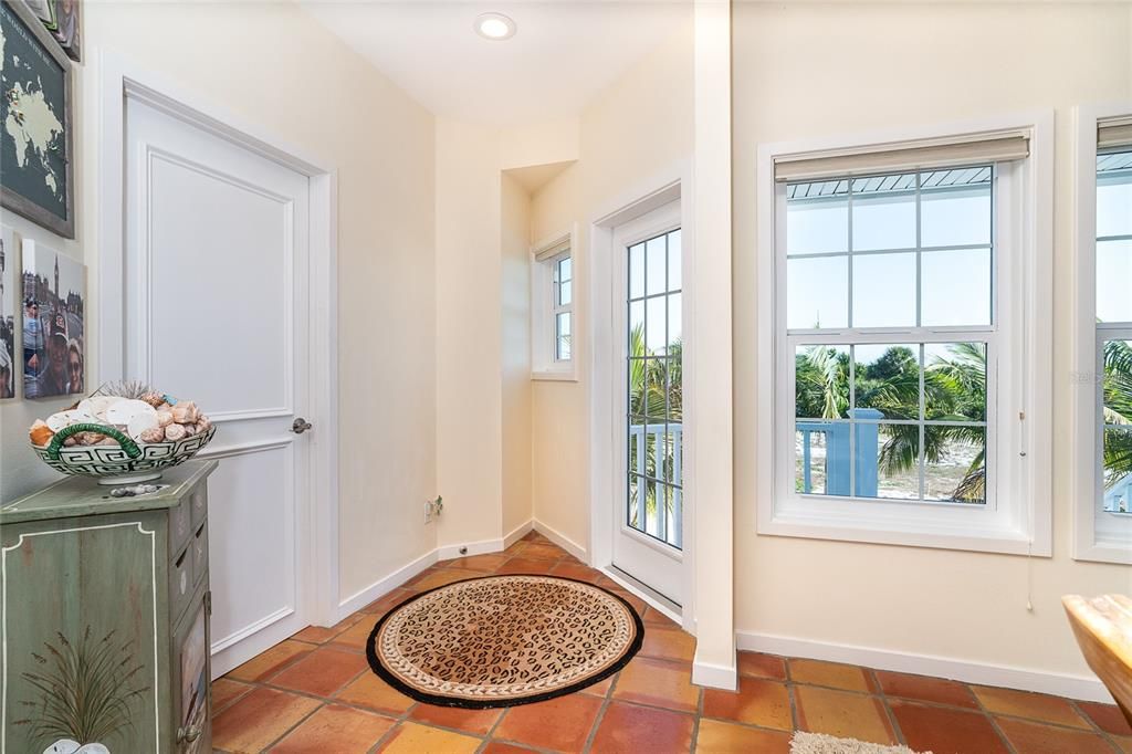 待售: $2,500,000 (3 贝兹, 3 浴室, 2539 平方英尺)