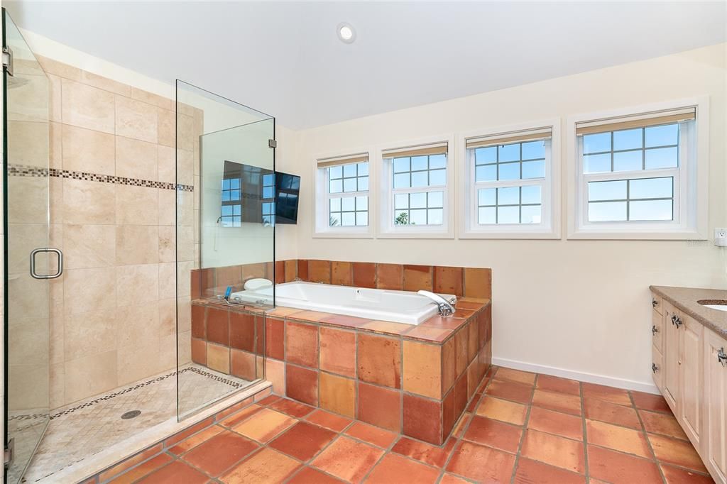 待售: $2,500,000 (3 贝兹, 3 浴室, 2539 平方英尺)