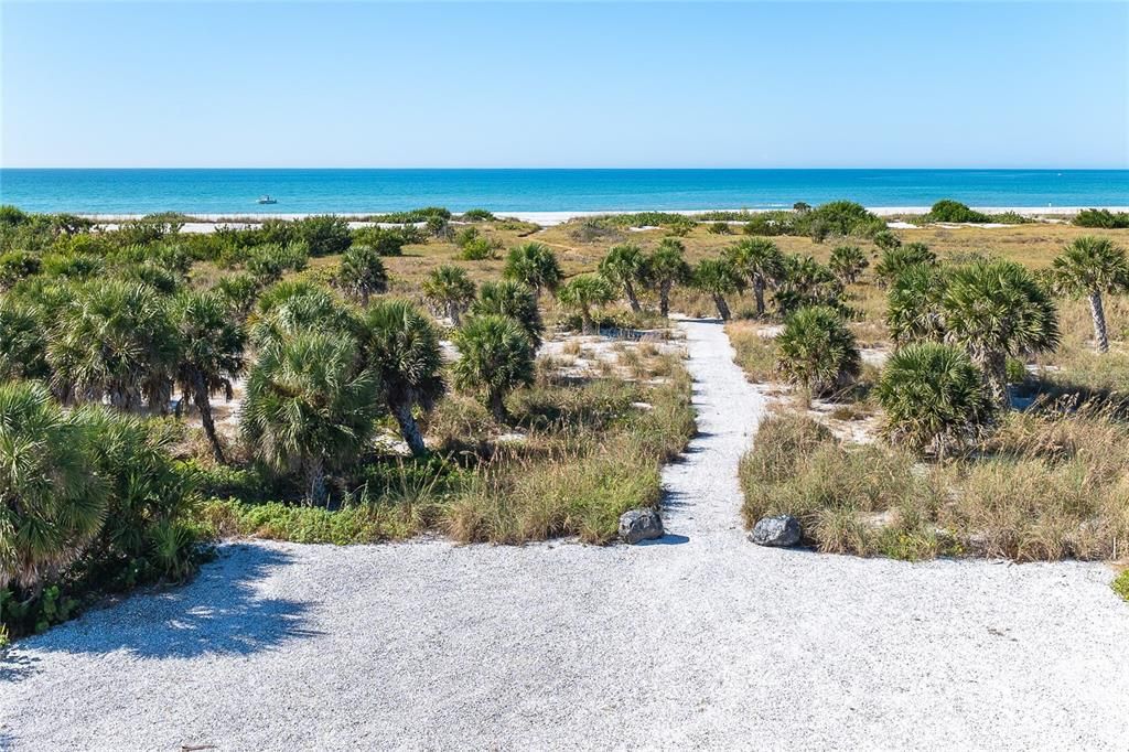 待售: $2,500,000 (3 贝兹, 3 浴室, 2539 平方英尺)