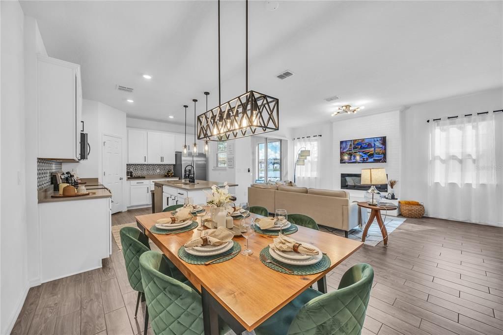 На продажу: $425,000 (3 спален, 2 ванн, 2375 Квадратных фут)