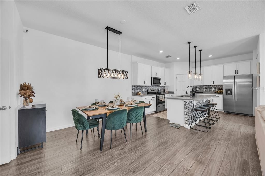 На продажу: $425,000 (3 спален, 2 ванн, 2375 Квадратных фут)