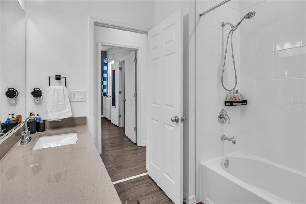 На продажу: $425,000 (3 спален, 2 ванн, 2375 Квадратных фут)