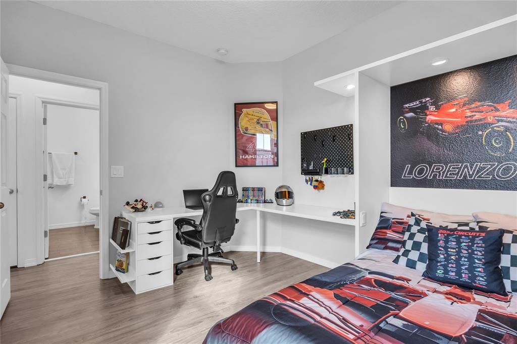 На продажу: $425,000 (3 спален, 2 ванн, 2375 Квадратных фут)