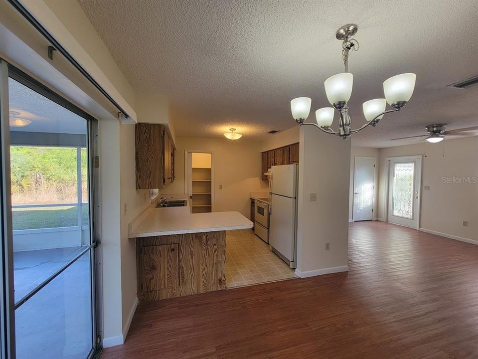 出租: $1,895 (2 贝兹, 2 浴室, 1039 平方英尺)