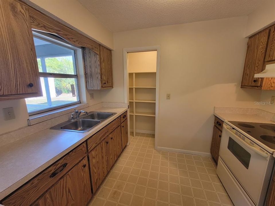 出租: $1,895 (2 贝兹, 2 浴室, 1039 平方英尺)