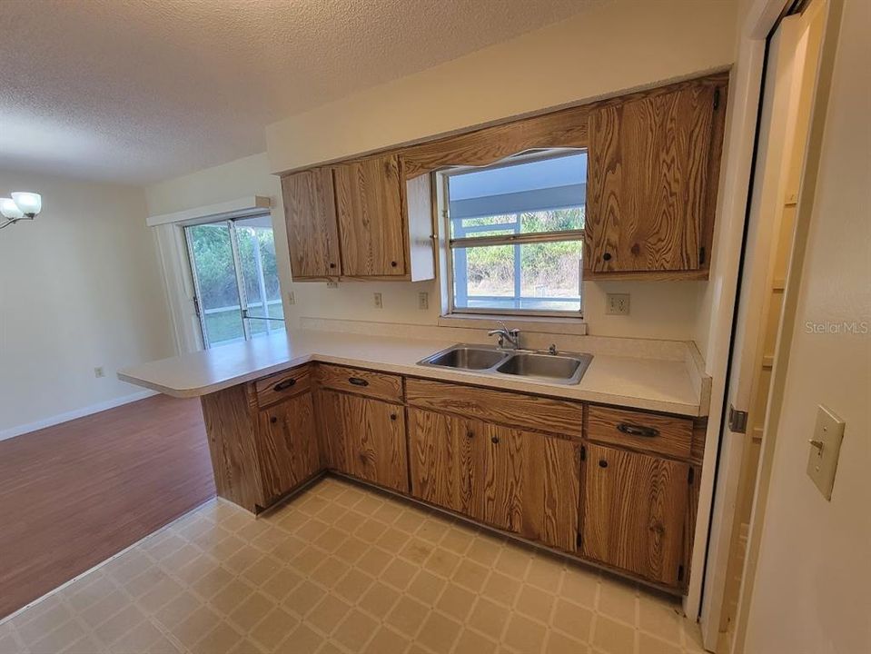 出租: $1,895 (2 贝兹, 2 浴室, 1039 平方英尺)