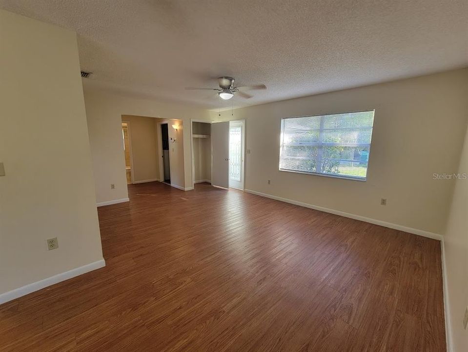 出租: $1,895 (2 贝兹, 2 浴室, 1039 平方英尺)