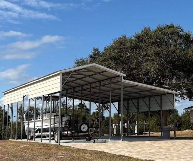 For Sale: $718,000 (3 beds, 2 baths, 1943 Square Feet)