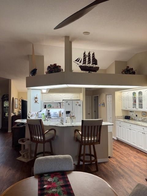 For Sale: $718,000 (3 beds, 2 baths, 1943 Square Feet)