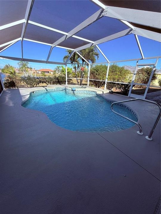 For Sale: $718,000 (3 beds, 2 baths, 1943 Square Feet)