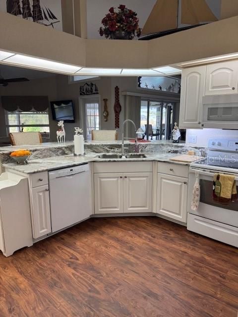 For Sale: $718,000 (3 beds, 2 baths, 1943 Square Feet)