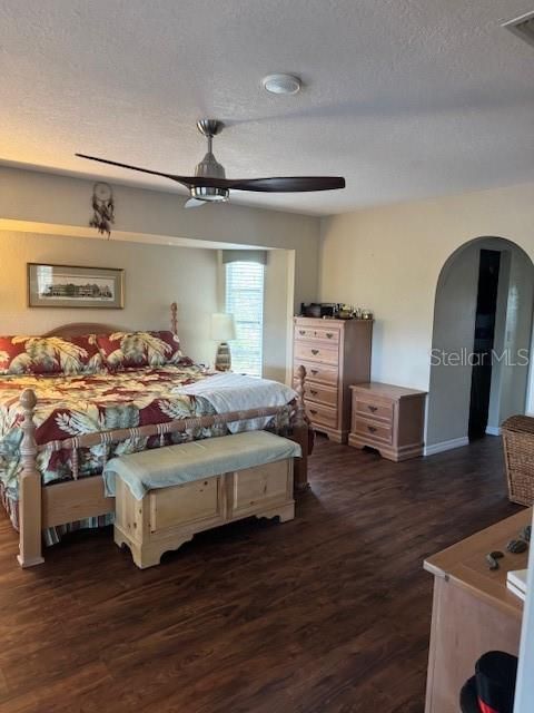 For Sale: $718,000 (3 beds, 2 baths, 1943 Square Feet)