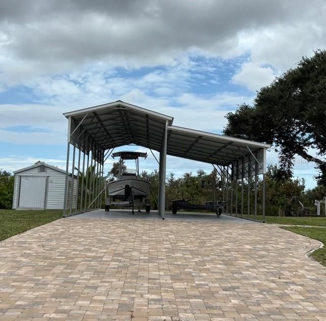 For Sale: $718,000 (3 beds, 2 baths, 1943 Square Feet)