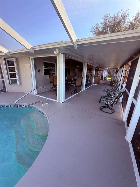 For Sale: $718,000 (3 beds, 2 baths, 1943 Square Feet)