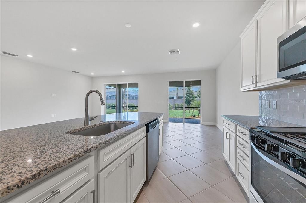 For Sale: $699,000 (5 beds, 4 baths, 2859 Square Feet)