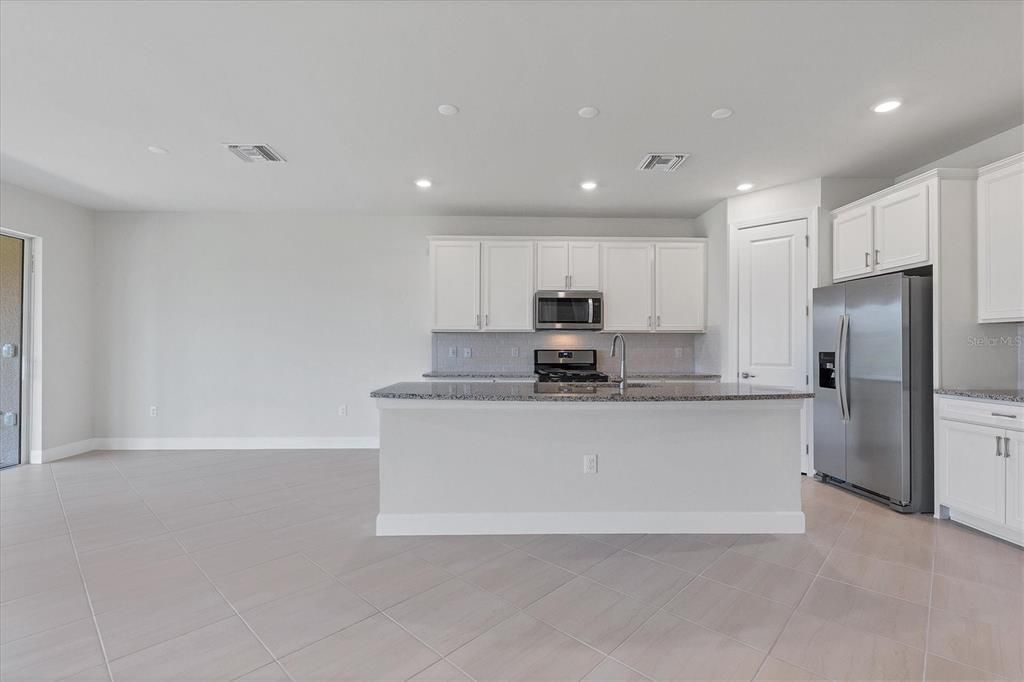 For Sale: $699,000 (5 beds, 4 baths, 2859 Square Feet)