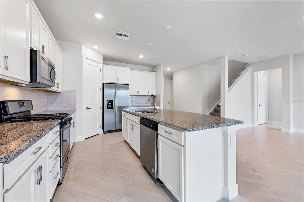 For Sale: $699,000 (5 beds, 4 baths, 2859 Square Feet)