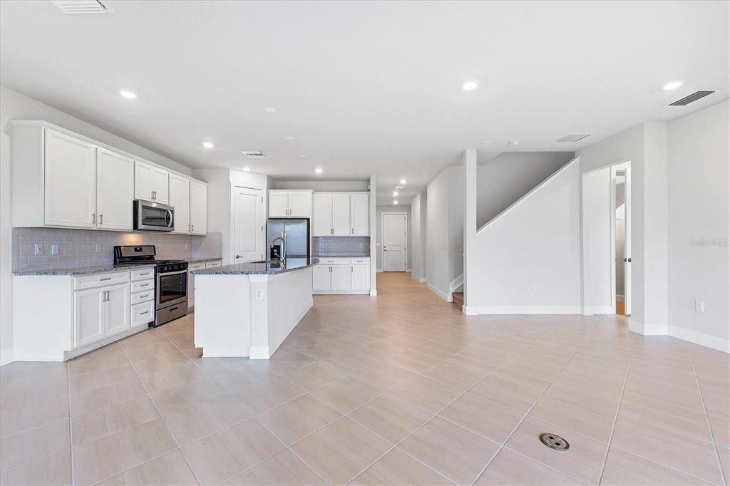 For Sale: $699,000 (5 beds, 4 baths, 2859 Square Feet)