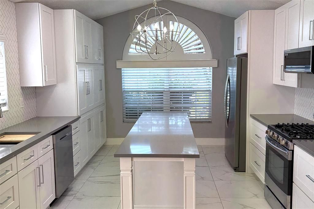 For Sale: $482,000 (3 beds, 2 baths, 1572 Square Feet)