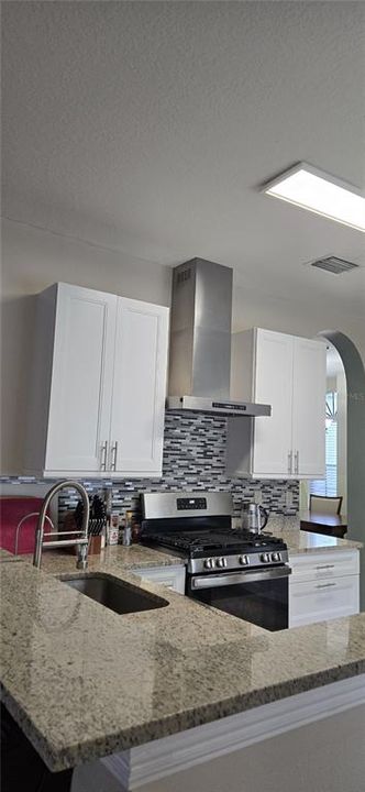 For Rent: $2,400 (3 beds, 2 baths, 1756 Square Feet)