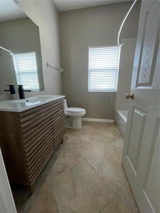 For Rent: $2,400 (3 beds, 2 baths, 1756 Square Feet)