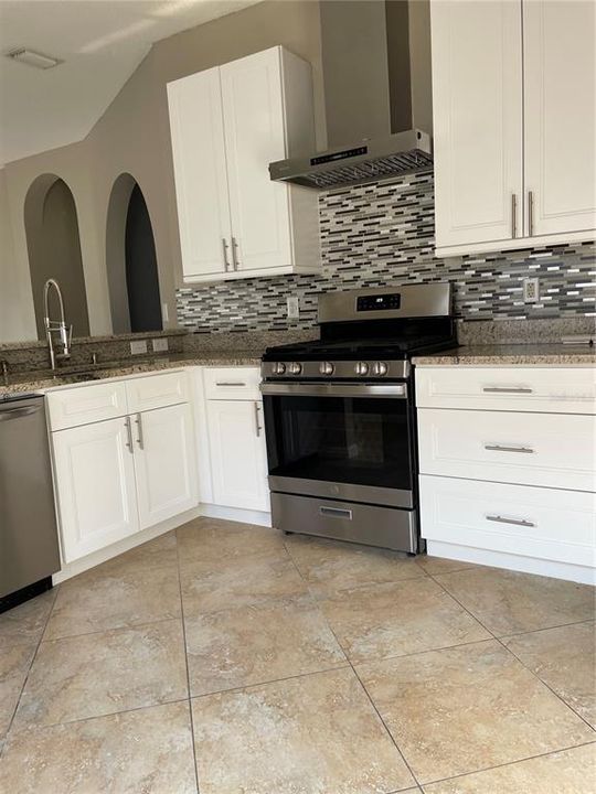 For Rent: $2,250 (3 beds, 2 baths, 1756 Square Feet)