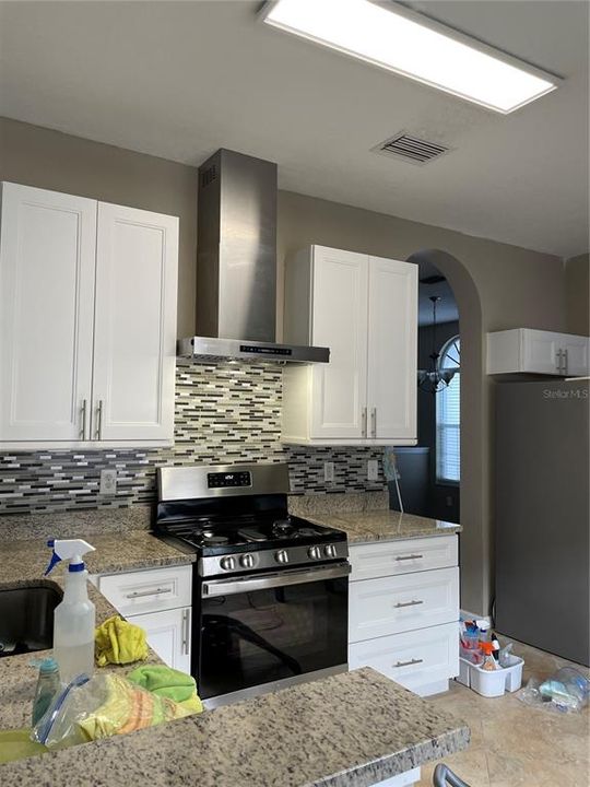 For Rent: $2,250 (3 beds, 2 baths, 1756 Square Feet)