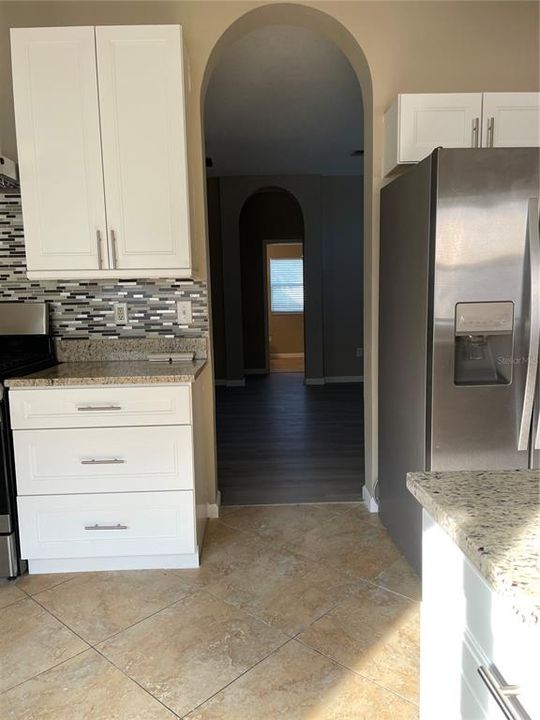 For Rent: $2,250 (3 beds, 2 baths, 1756 Square Feet)