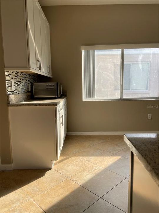 For Rent: $2,250 (3 beds, 2 baths, 1756 Square Feet)