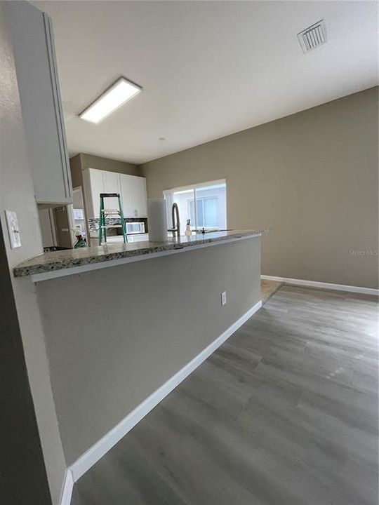 For Rent: $2,400 (3 beds, 2 baths, 1756 Square Feet)